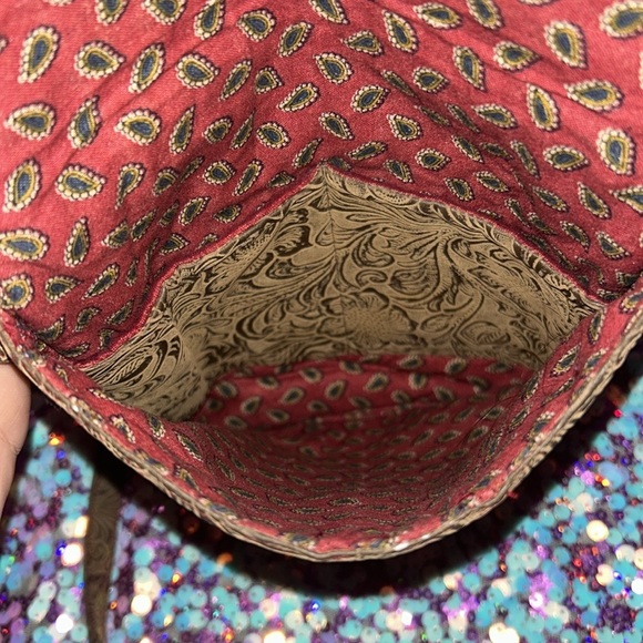 Elegant Brown Embossed Shoulder Bag - Picture 6 of 6